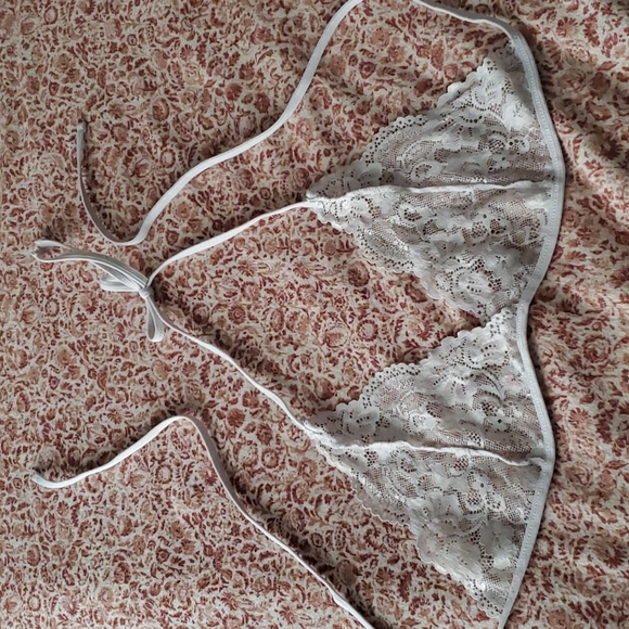 Shiny white lace string tie bralette - Picture 2 of 4
